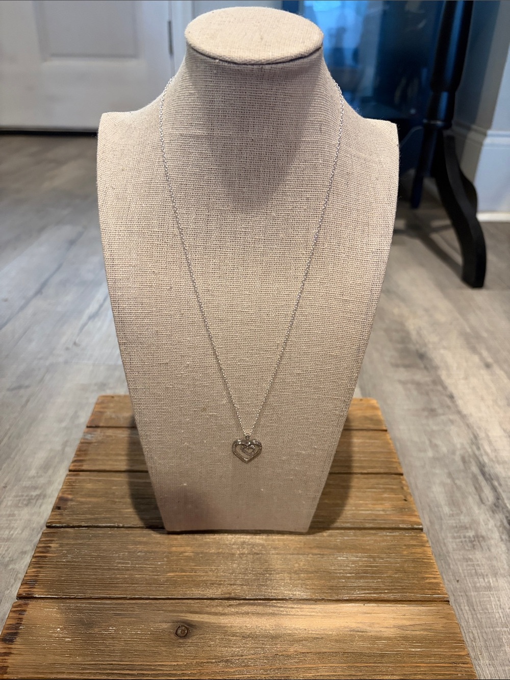 Kay Jewelers Silver Heart Pendant Necklace with Clear Stones
